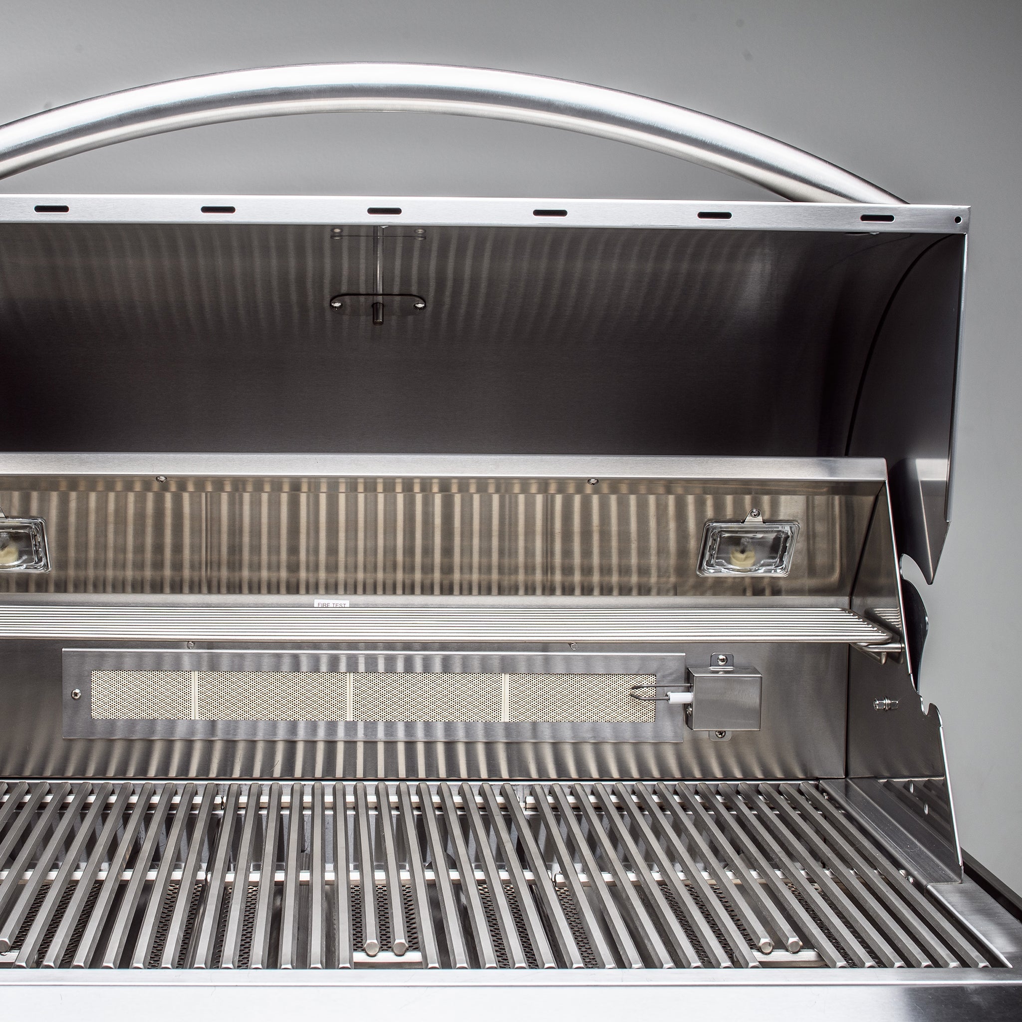 Professional 34" Stainless Steel 3-Burner Built-In Gas Grill