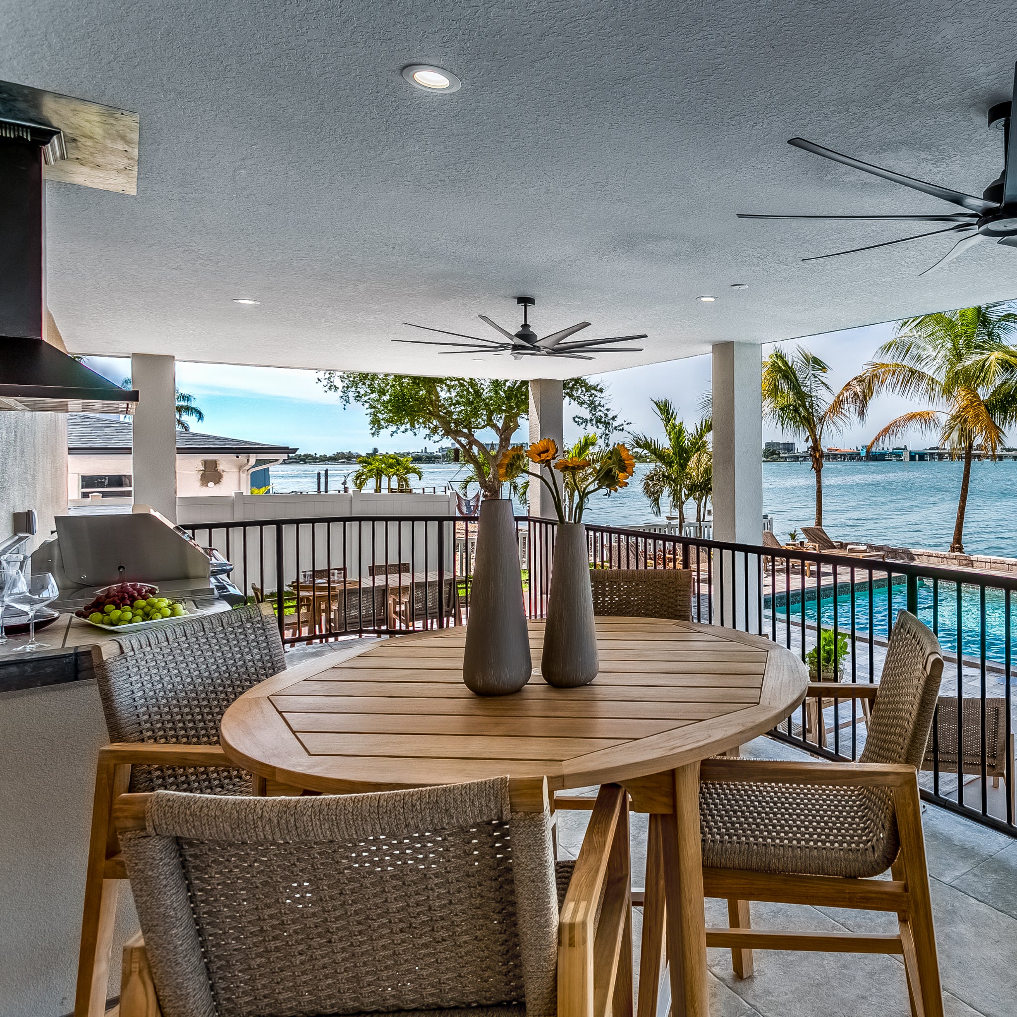 Admiral 50" Round Bar Table with Umbrella Hole