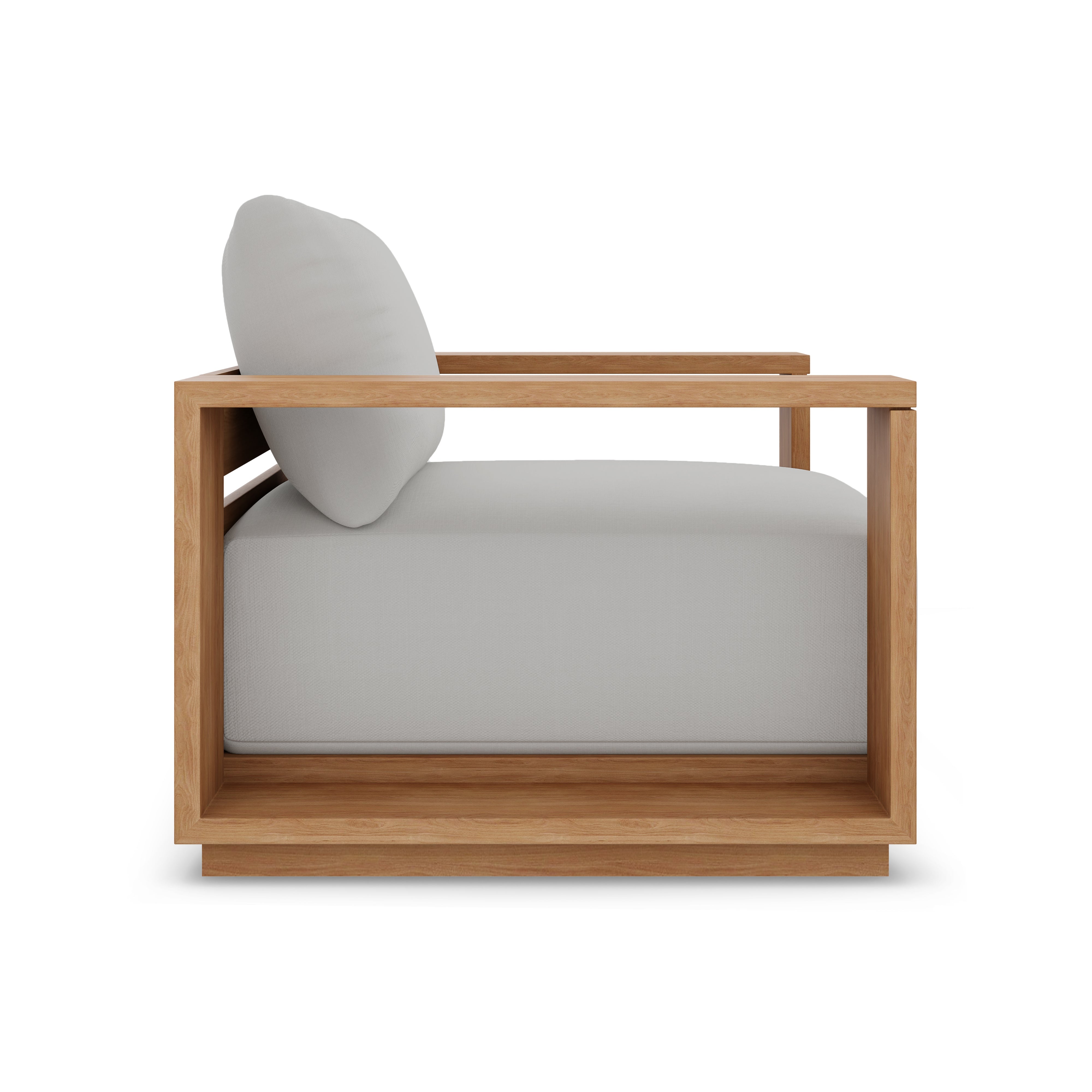 Beja Luxe Club Chair#Finish_Natural Sanded#Fabric_Cast Silver