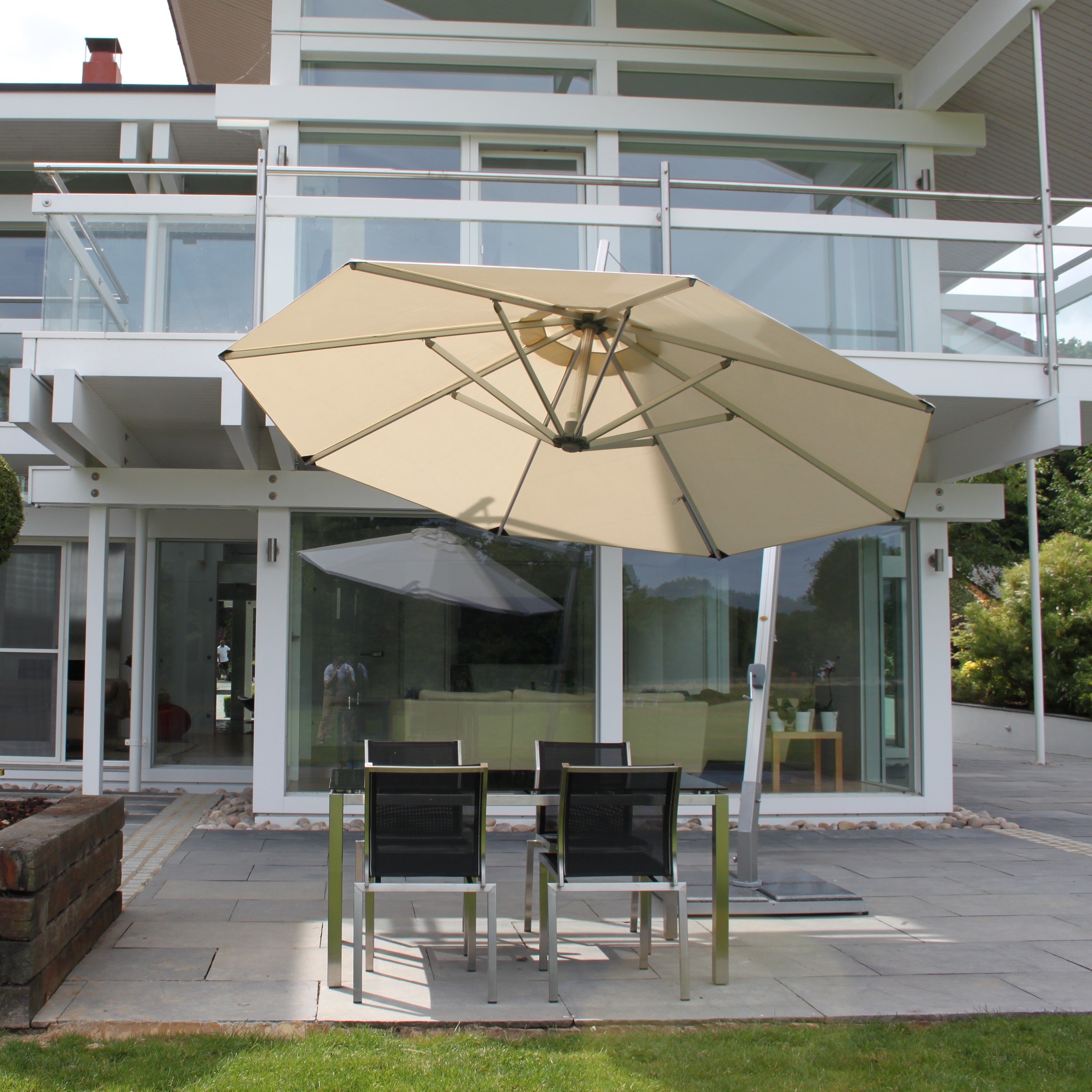 Santa Ana 10' Round Aluminum Cantilever Umbrella