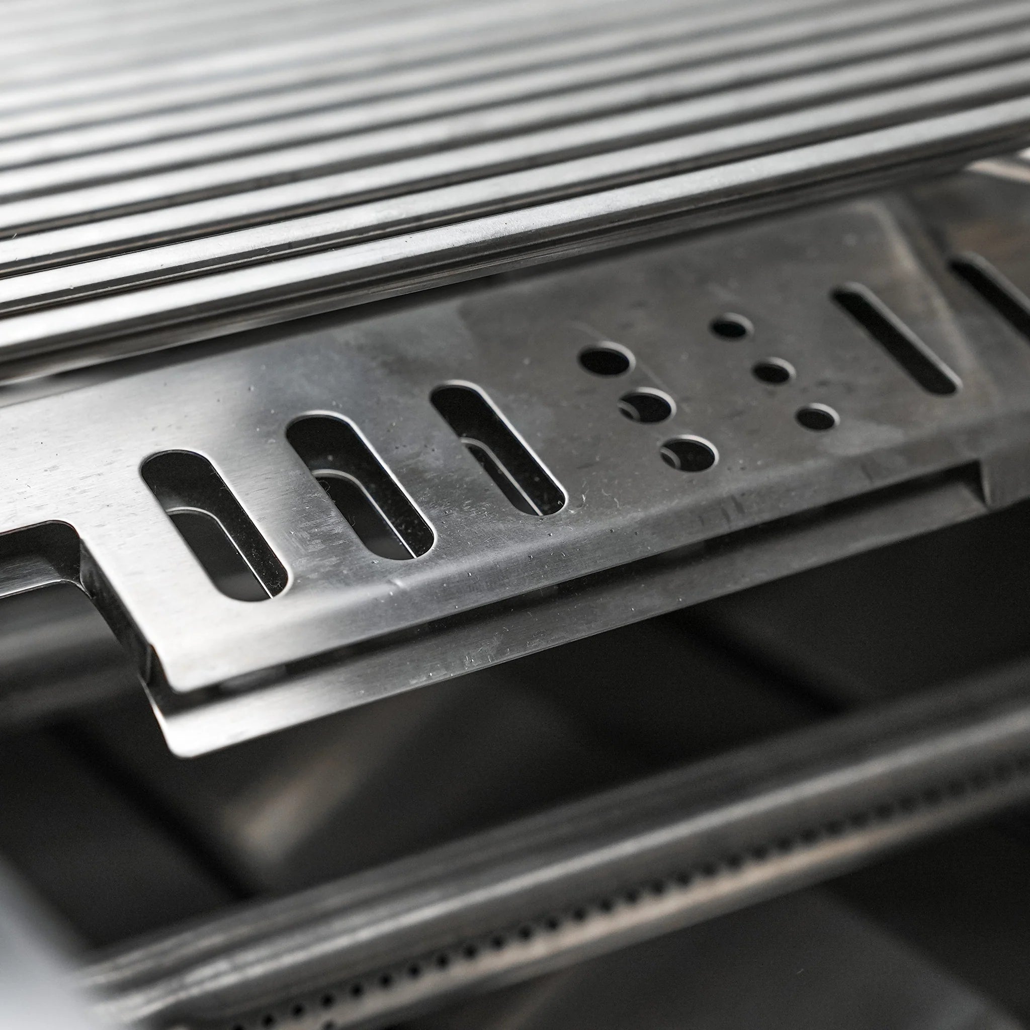 400 Deluxe Stainless Steel 4-Burner Outdoor Kitchen Island with 45-Degree Corners