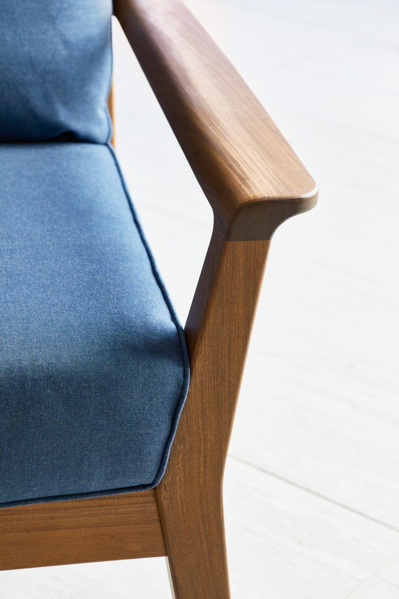 Sky Ipe Wood Lounge Chair