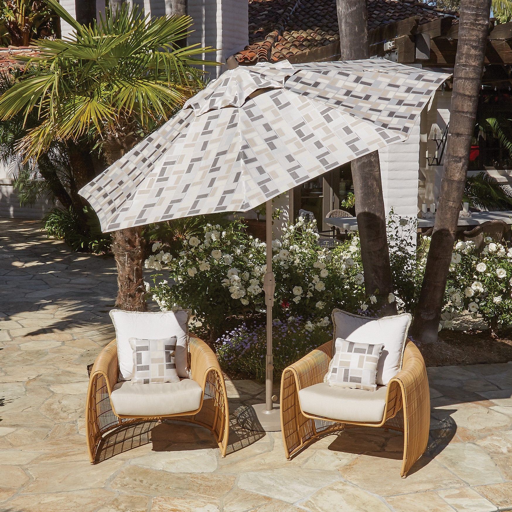 Auto Tilt 11' Octagon Aluminum Market Umbrella