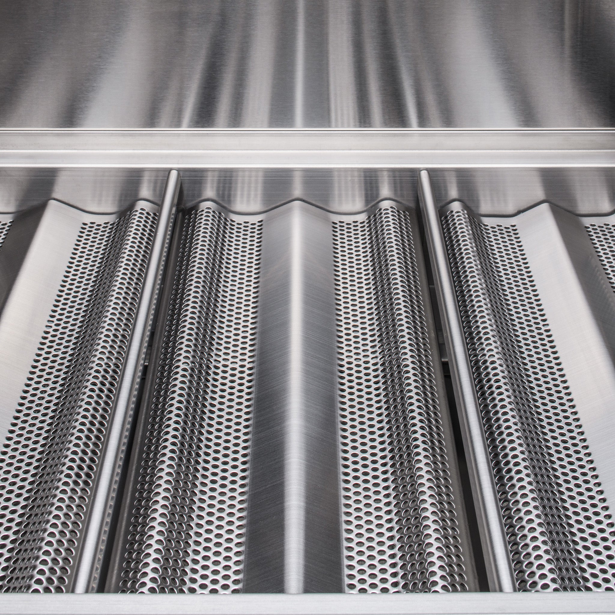 Prelude LBM 25" Stainless Steel 3-Burner Built-In Gas Grill