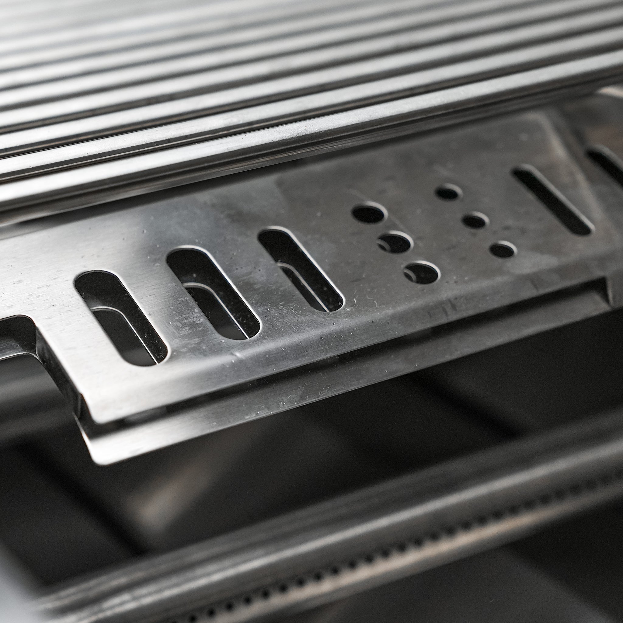 805 Deluxe Black Stainless Steel 6-Burner Outdoor Kitchen Island with 90-Degree Corner