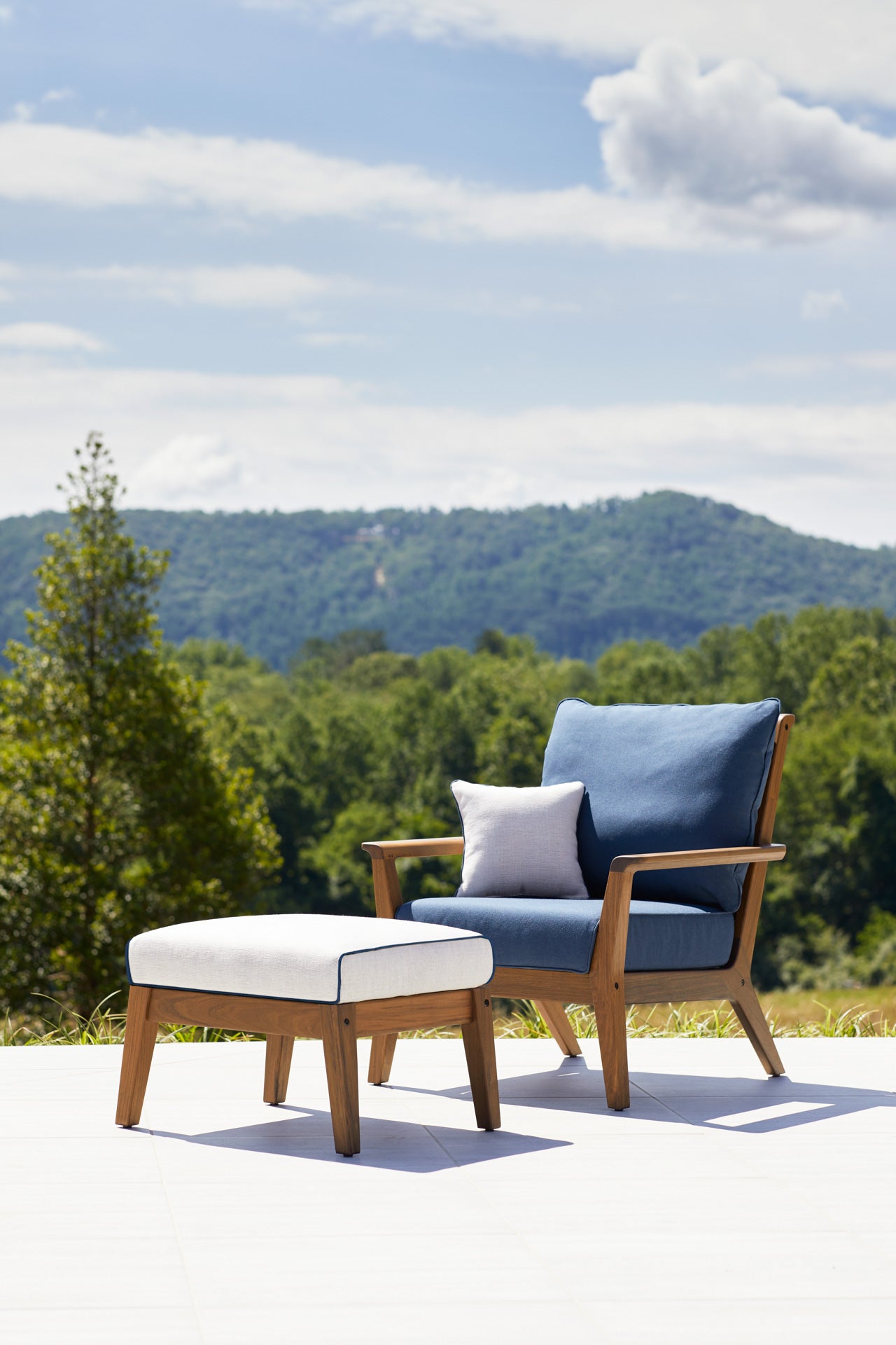 Sky Ipe Wood Ottoman