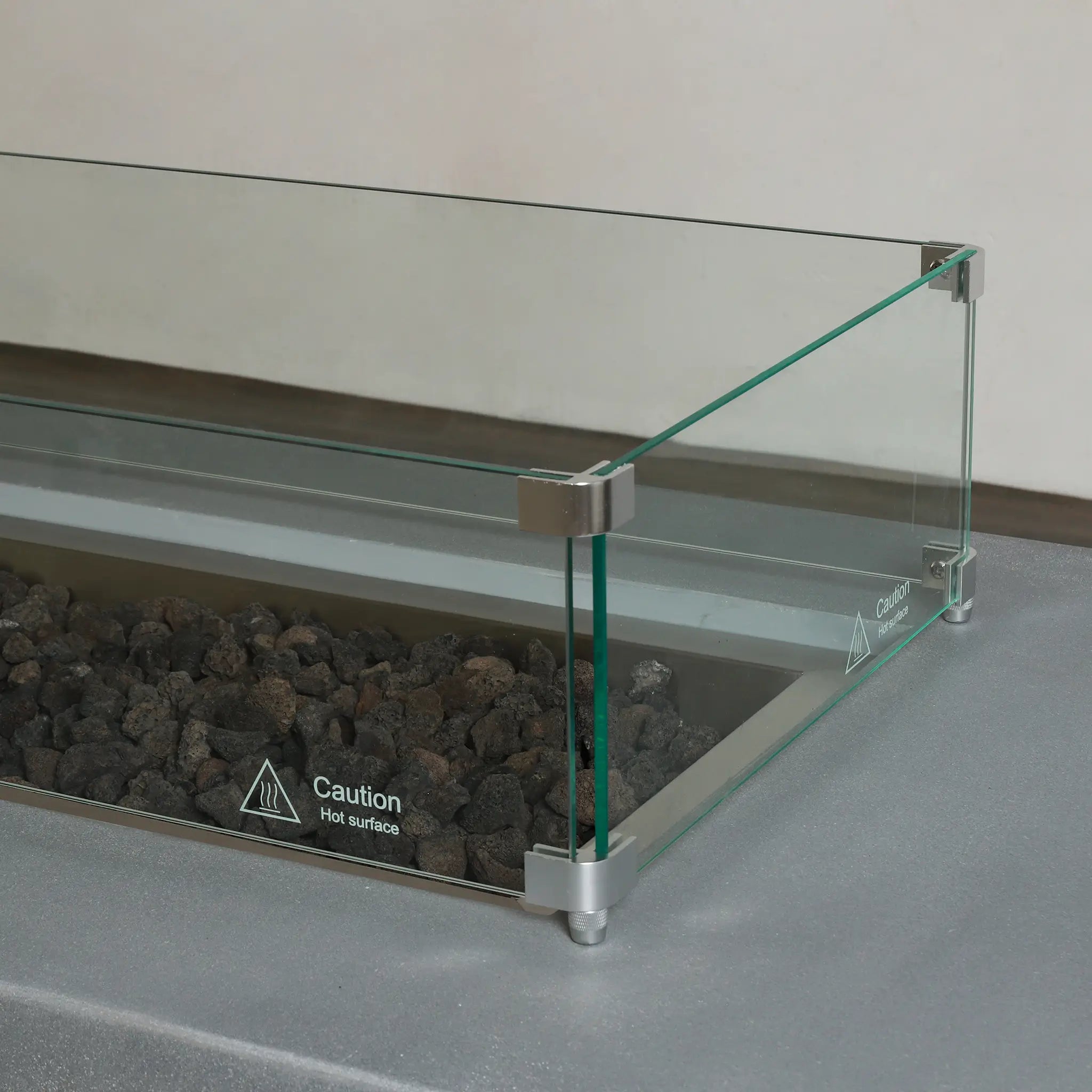 Beton Linear Glass Wind Guard